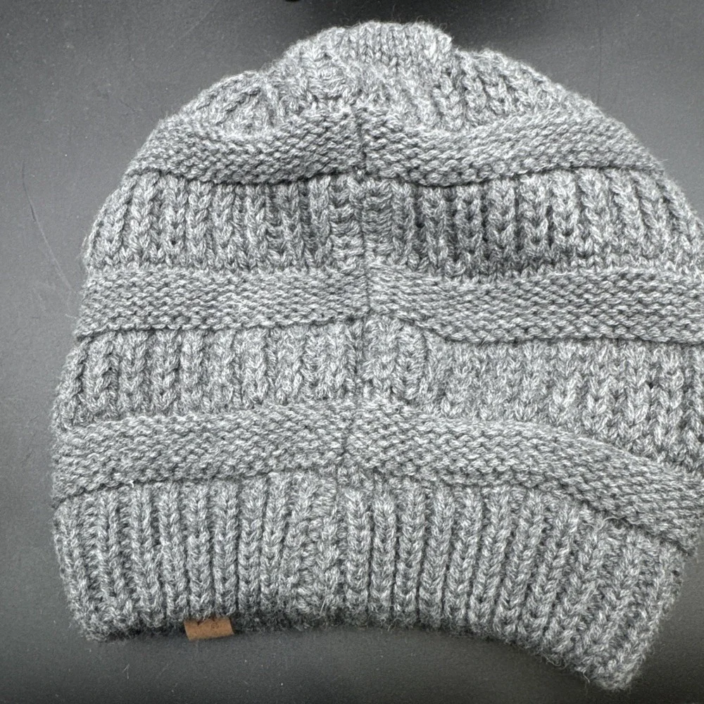 Furtalk Gray Stocking Hat Warm Cozy Winter NWOT Boho Light Academia Classicore